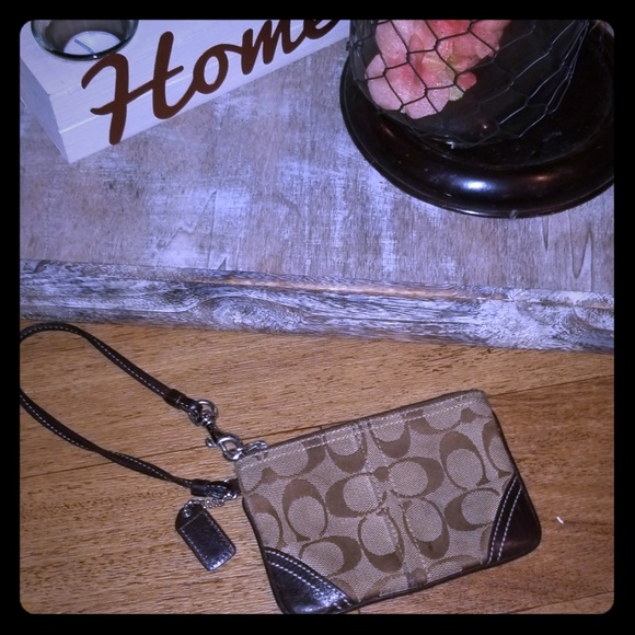 Vintage Coach Brown Wristlet - Picture 2 of 4